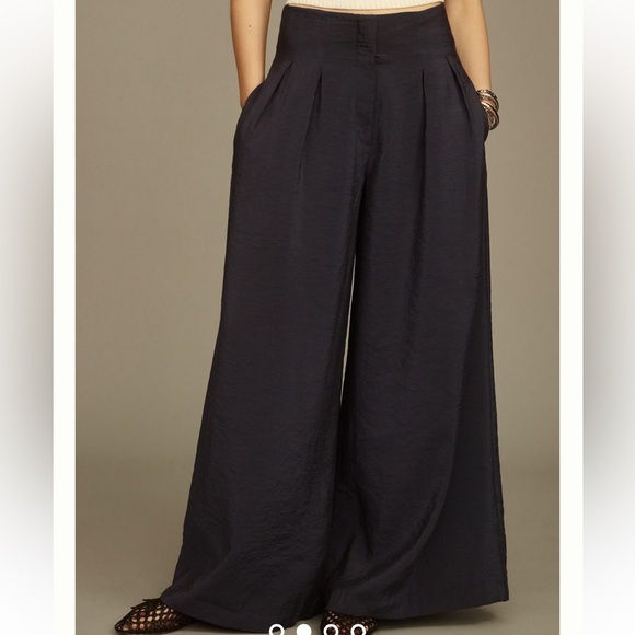 By Anthropologie High-Rise Pleated Wide-Leg Trousers in Black - Picture 3 of 16